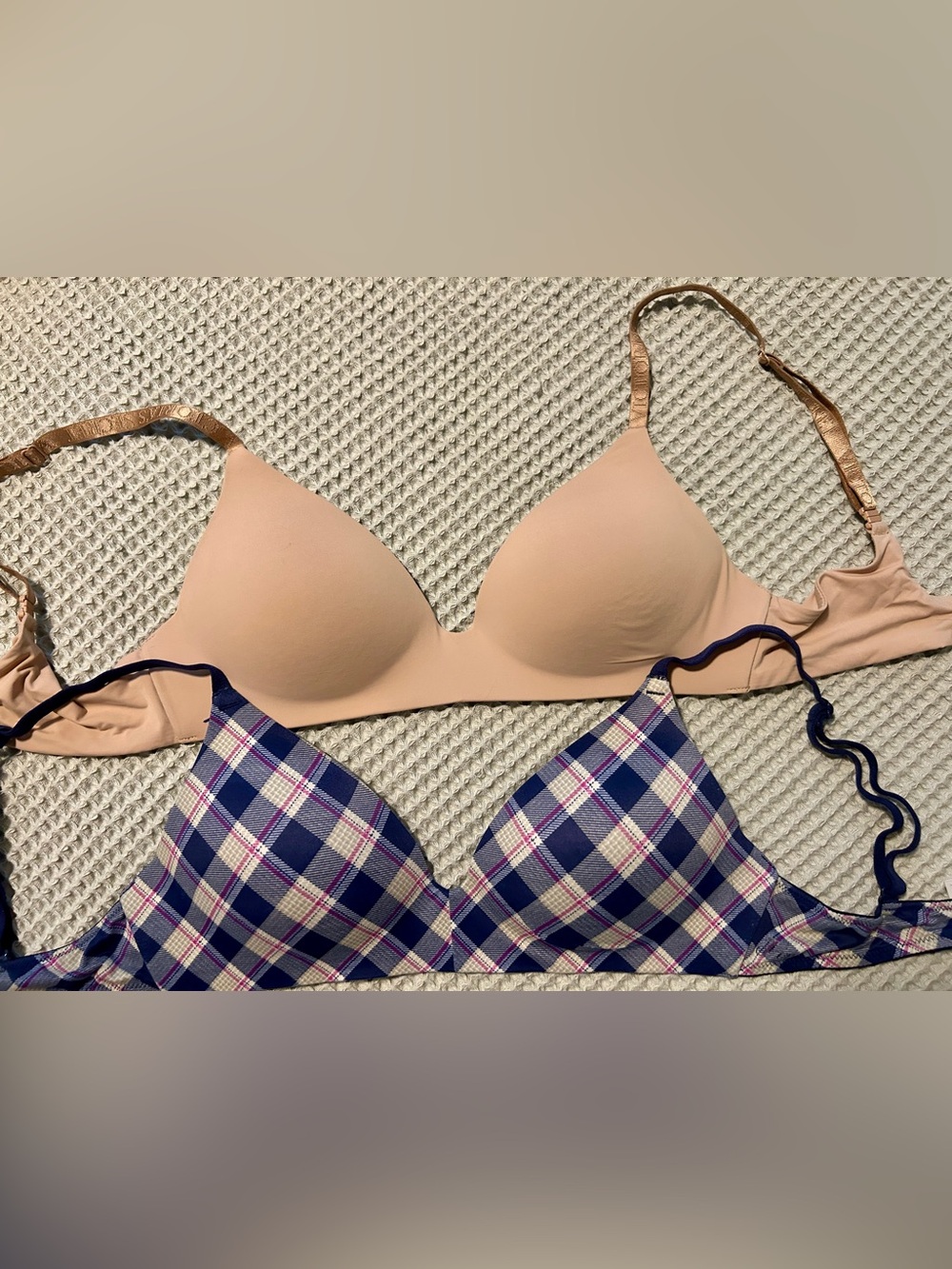 Set of Two Victoria’s Secret Wear Everywhere Wireless T-Shirt Bras